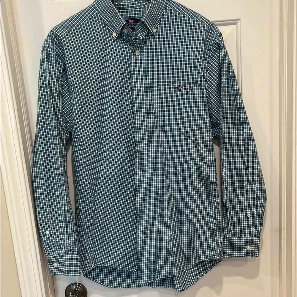 Vineyard Vines Green and White Casual Button Down Shirt